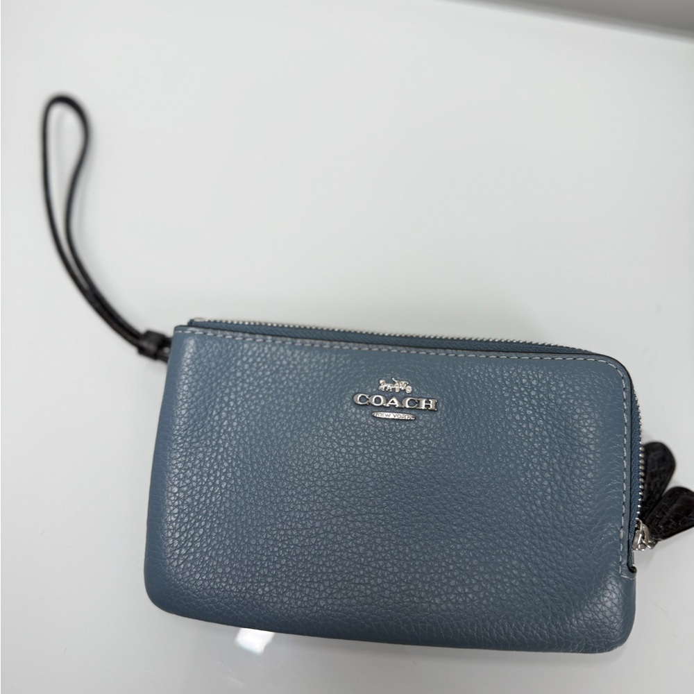 COACH Corner Zip Wristlet Denim Blue Pebbled Leather - Picture 2 of 5